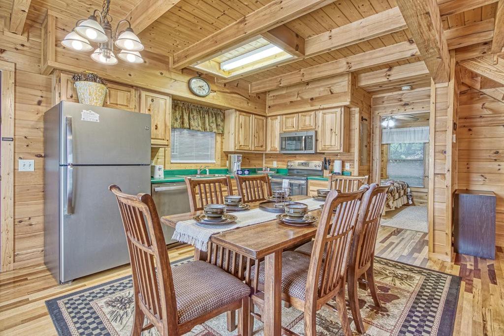 Smoky Mountain Gem Villa Gatlinburg Exterior photo